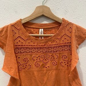 Anthropologie Medium Orange Coral Boho Eyelet Detail Ruffle Short Sleeve Blouse
